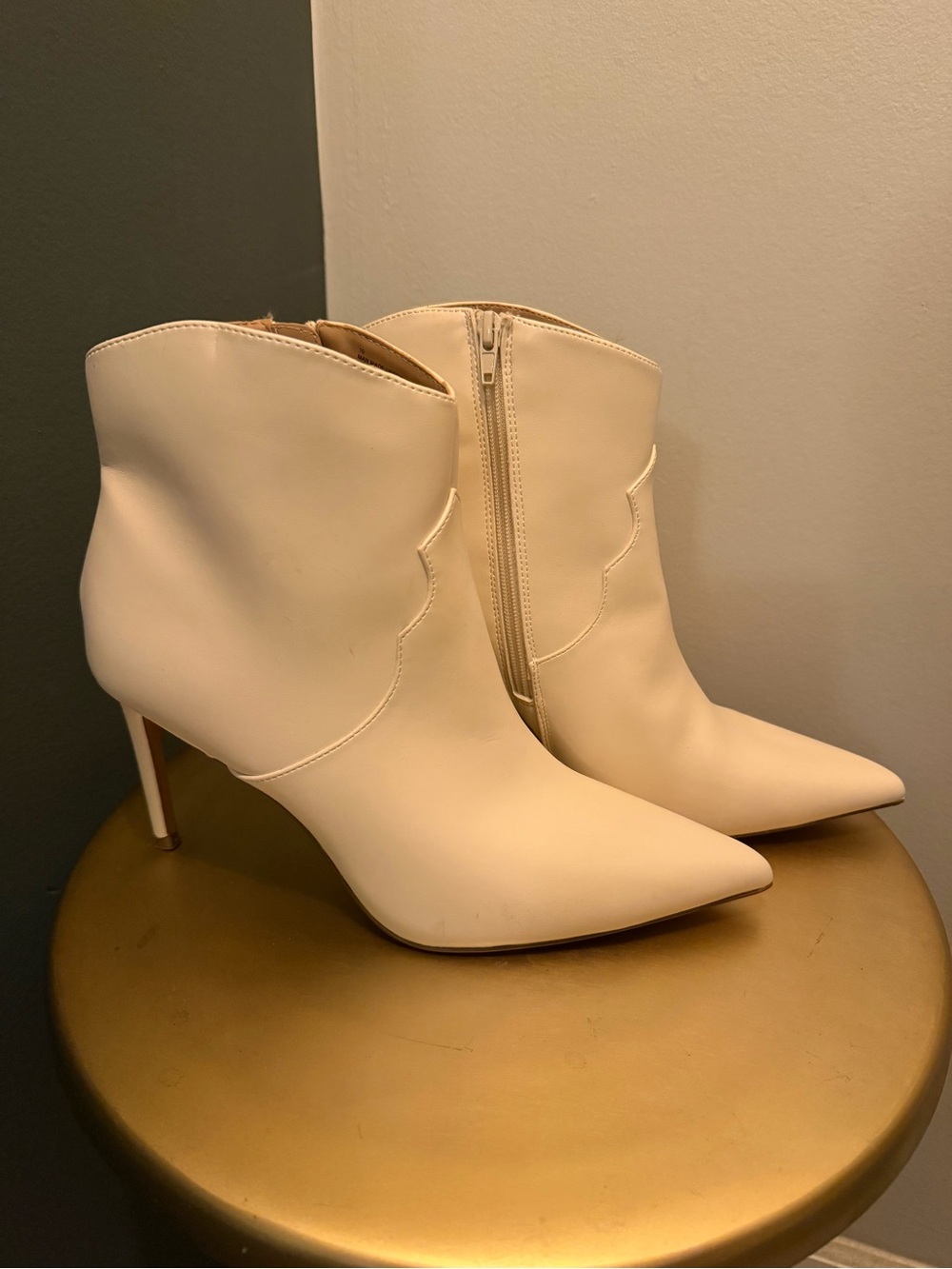 Women's Cream Pointed-Toe Ankle Boots